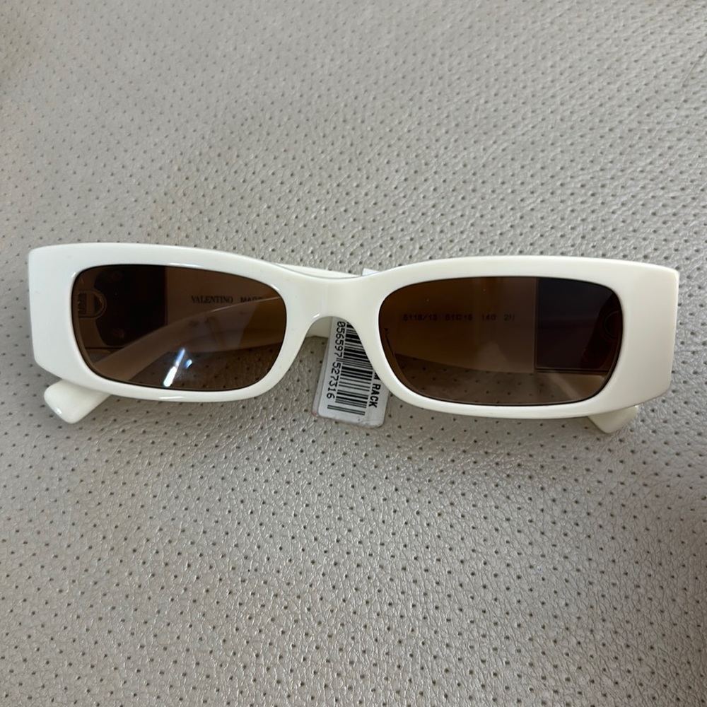 Valentino sunglass